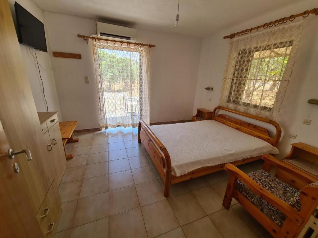 Το Κτήμα Της Ελιάς Του Τάκη Guest House Paralia Demonias Eksteriør bilde